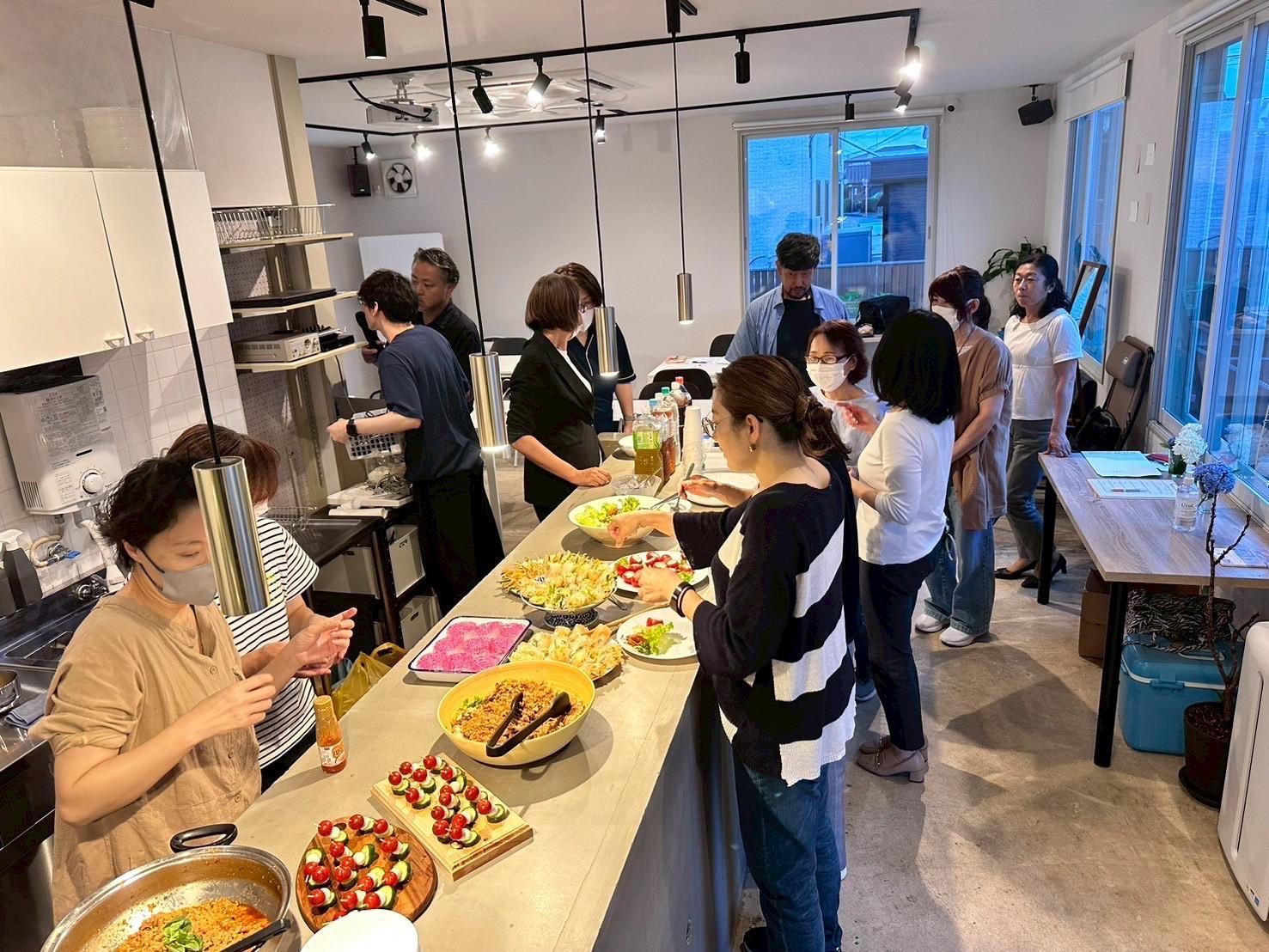 参加者同士の懇談の様子